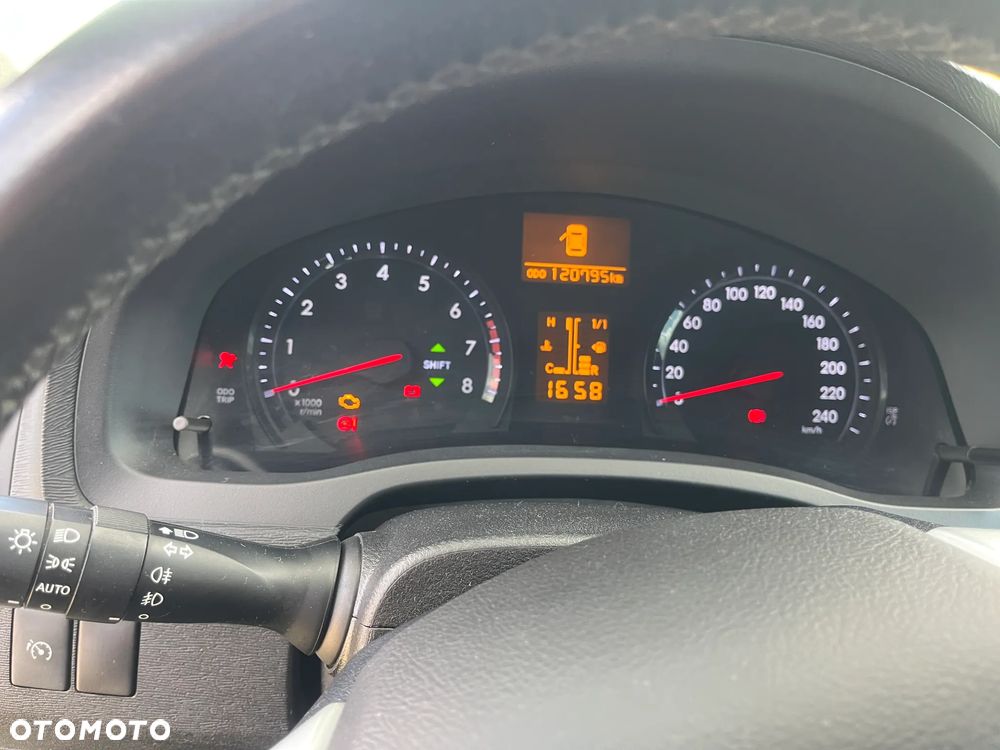Toyota Avensis 1.8 Sol EU5 - 19