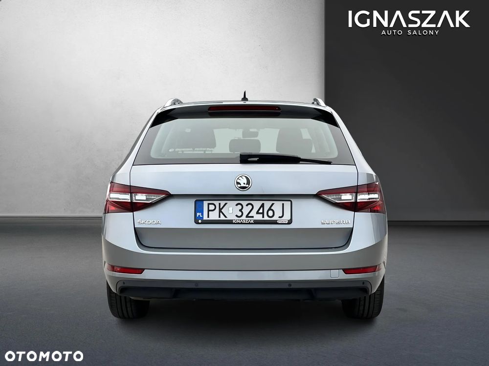 Skoda Superb 2.0 TDI SCR Ambition DSG - 4