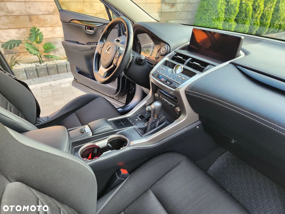 Lexus NX 300 Comfort AWD - 11