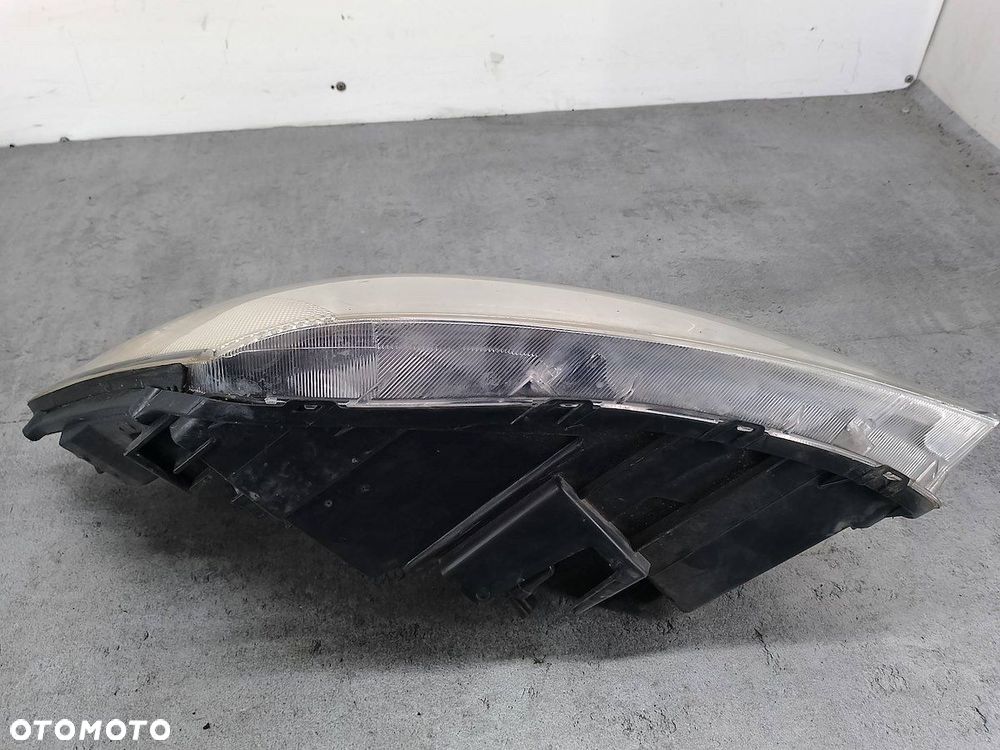 LAMPA PRZÓD PRAWA KIA CEE'D I 20-B855  TYC - 9