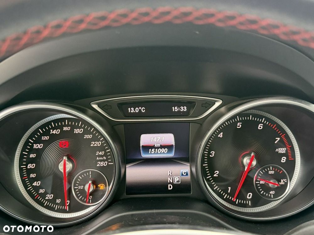 Mercedes-Benz GLA 180 7G-DCT AMG Line - 29