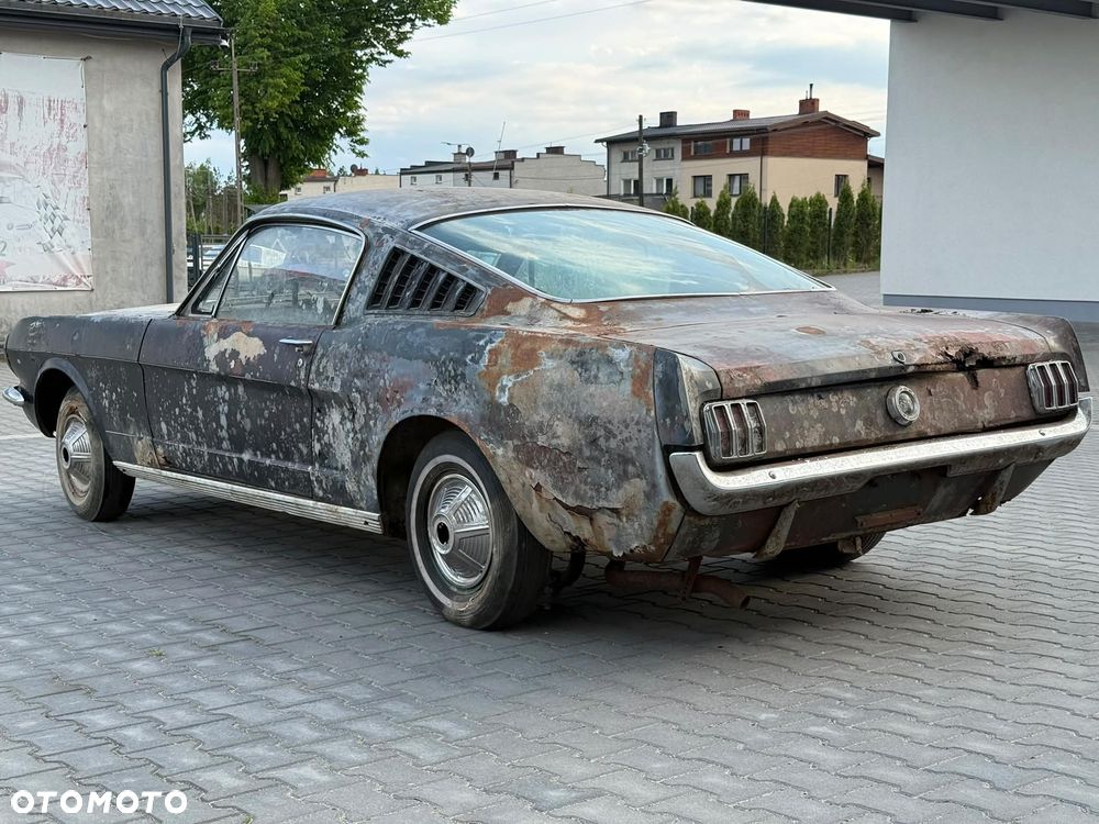 Ford Mustang - 11