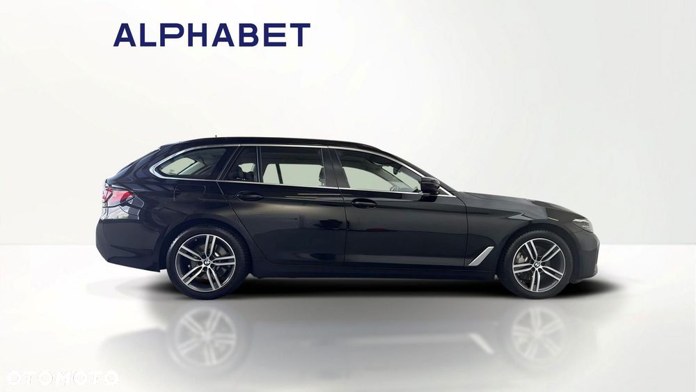 BMW Seria 5 530i xDrive mHEV - 3