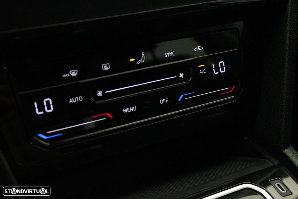 Volkswagen Passat Variant 2.0 TDI Business DSG — fotografia 21