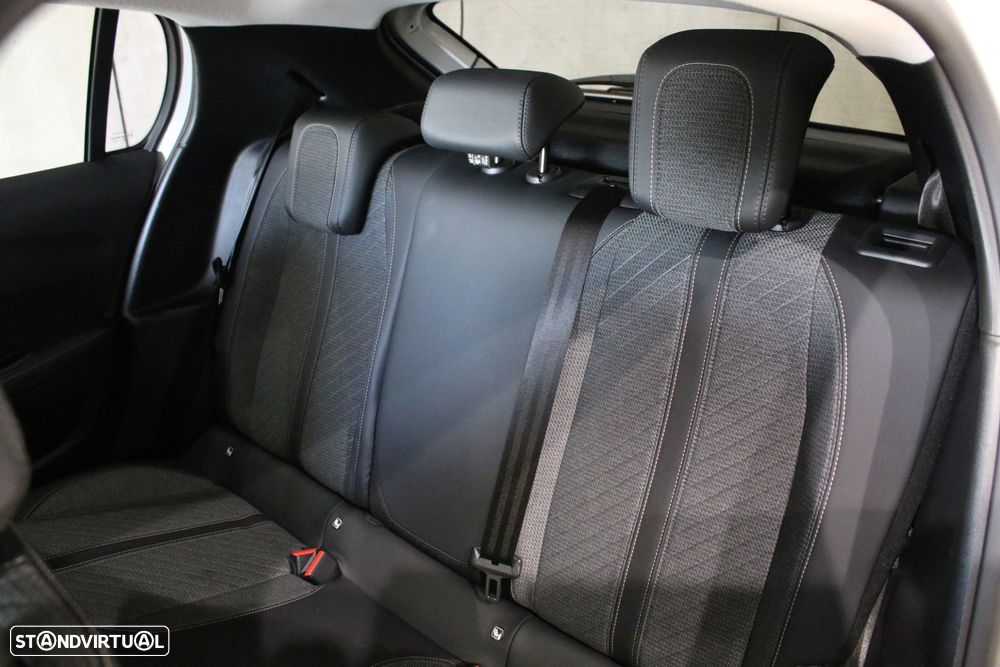 Peugeot 208 1.2 Hybrid Allure e-DCS6 - 27