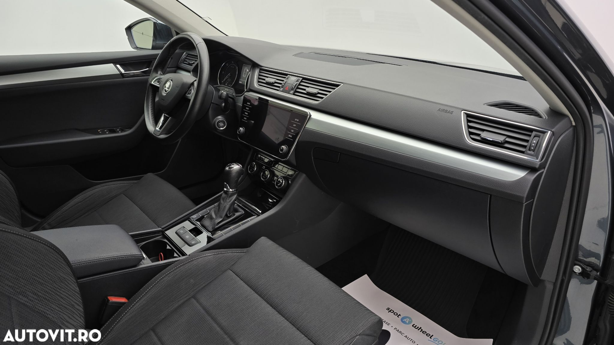 Skoda Superb 2.0 TDI DSG Ambition - 19