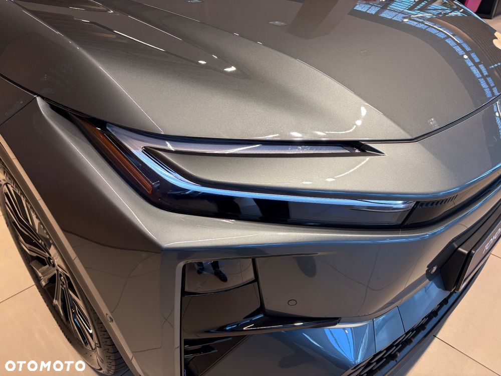 Toyota C-HR+ - 10