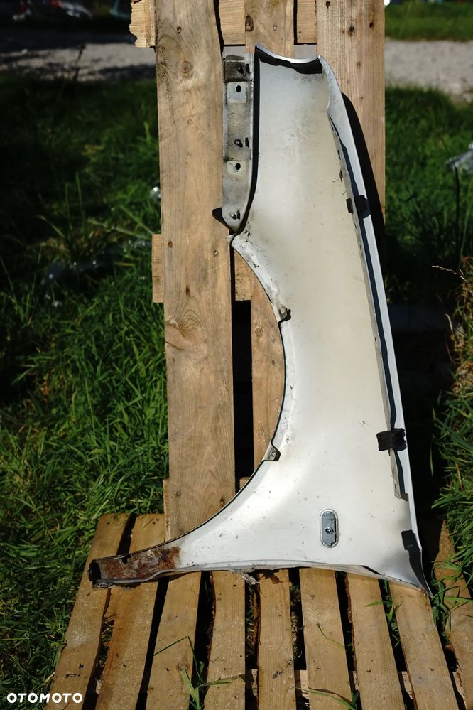 Błotnik przód przedni prawy VW Golf IV LB7Z - 7