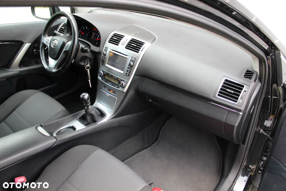 Toyota Avensis 2.0 D-4D Premium - 24
