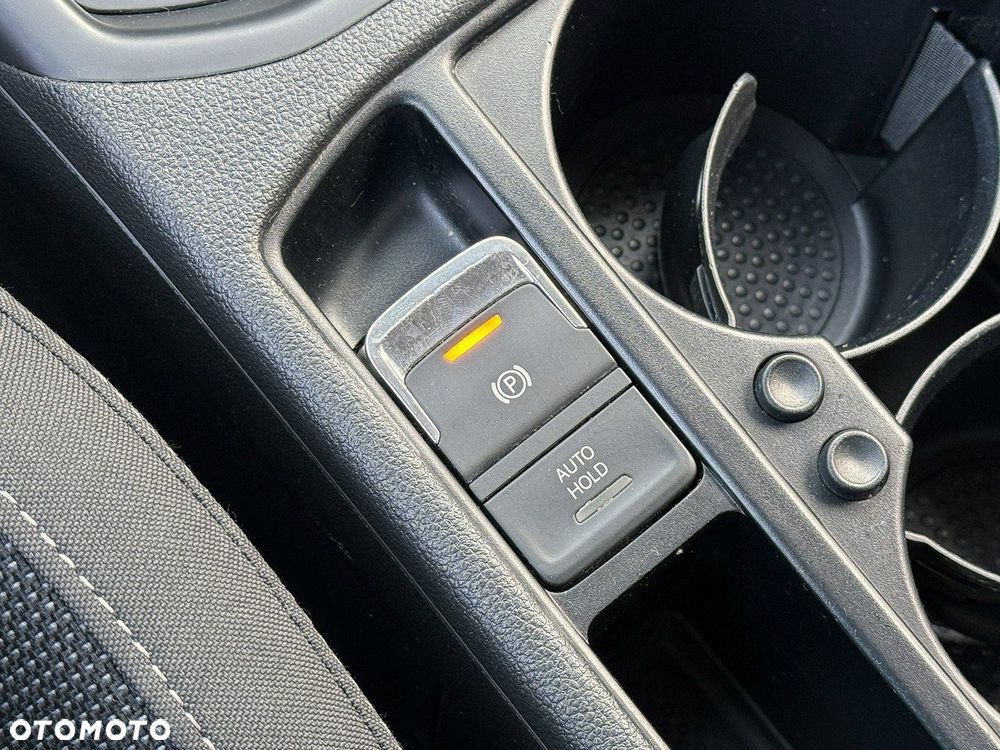 Volkswagen Touran 1.6 TDI SCR DSG IQ.DRIVE - 22