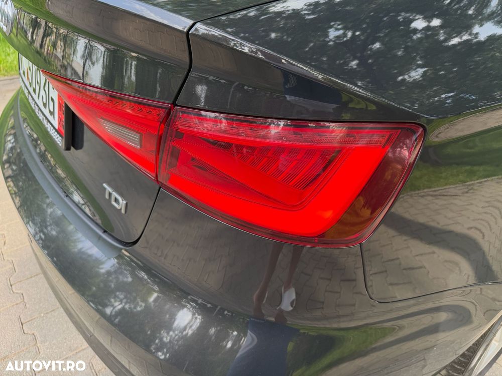 Audi A3 2.0 TDI Stronic Ambiente - 14