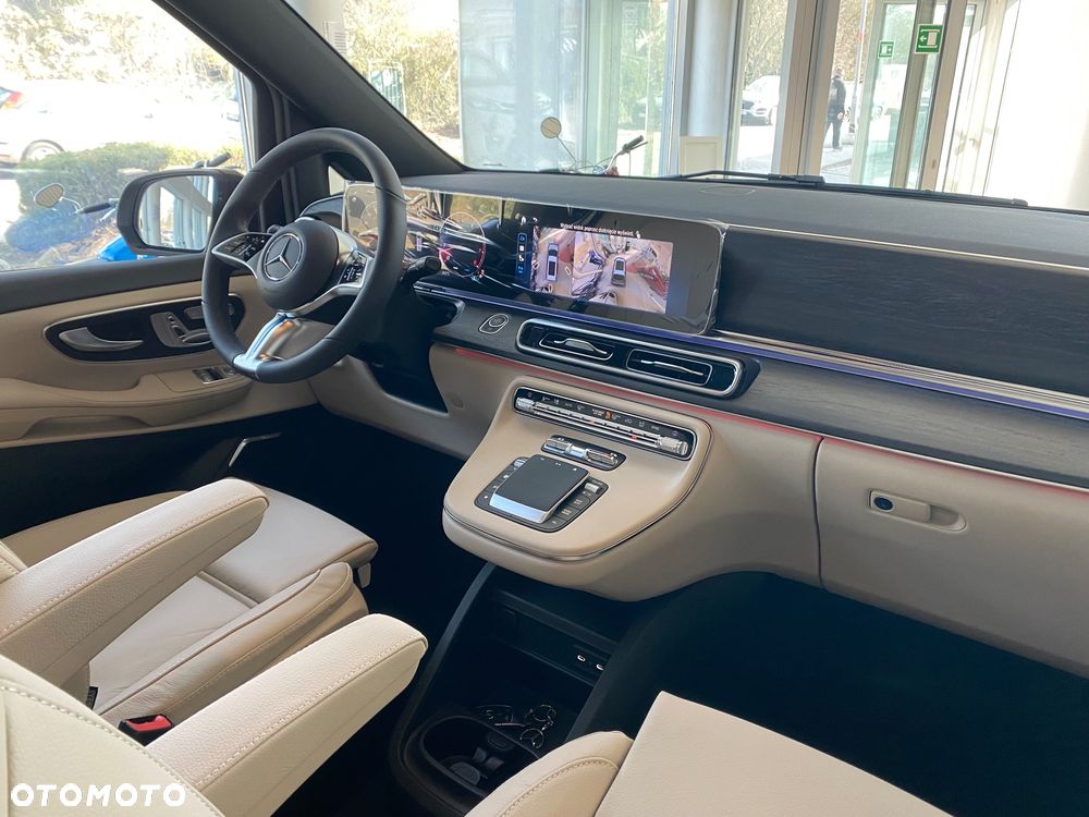 Mercedes-Benz Klasa V - 22