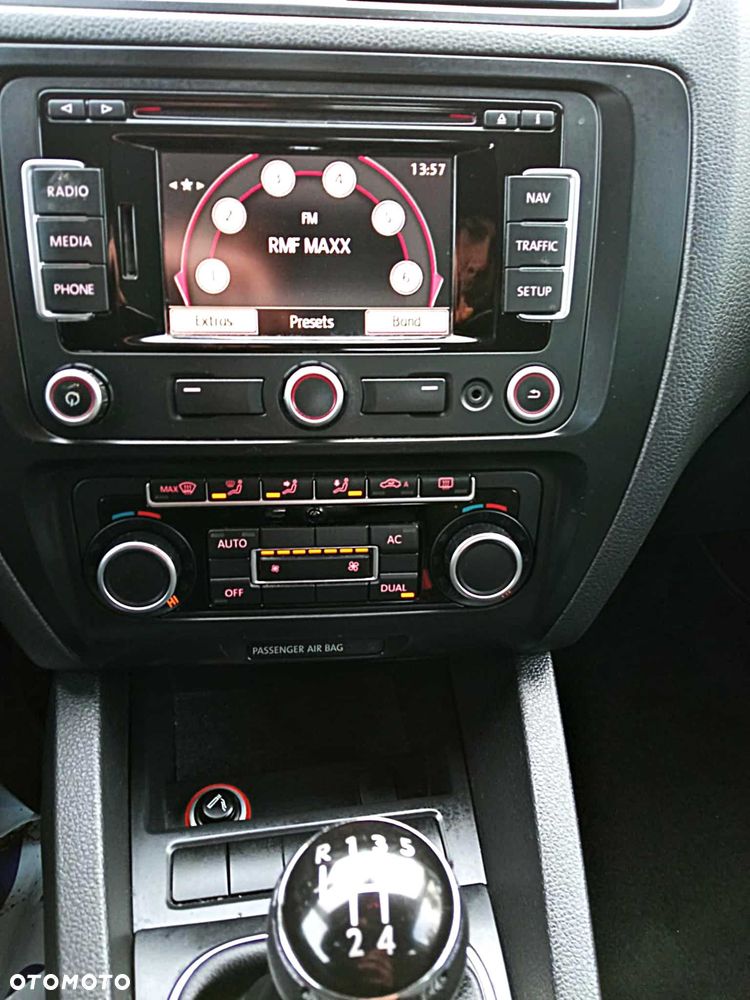 Volkswagen Jetta - 6