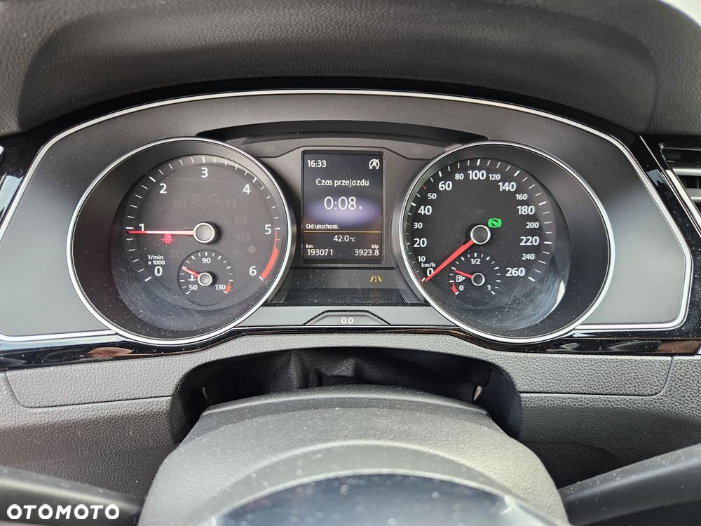 Volkswagen Passat - 14