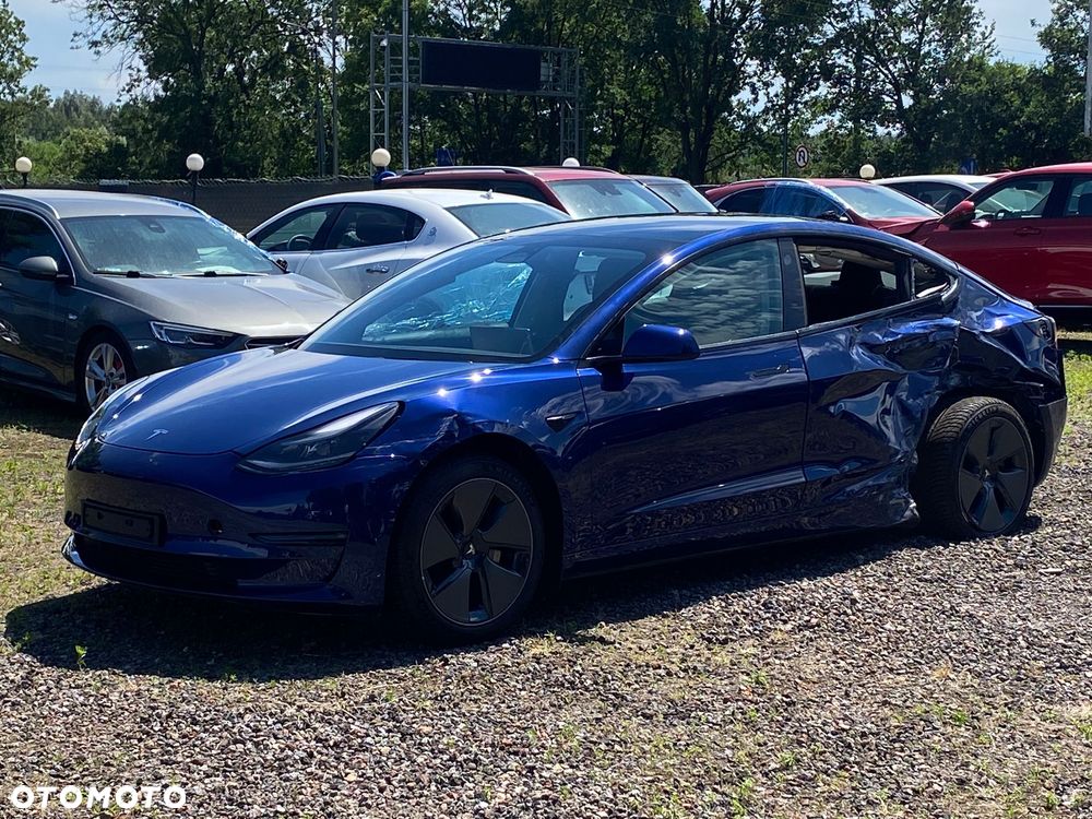 Tesla Model 3 - 8