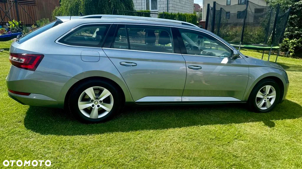 Skoda Superb 2.0 TDI Ambition - 2
