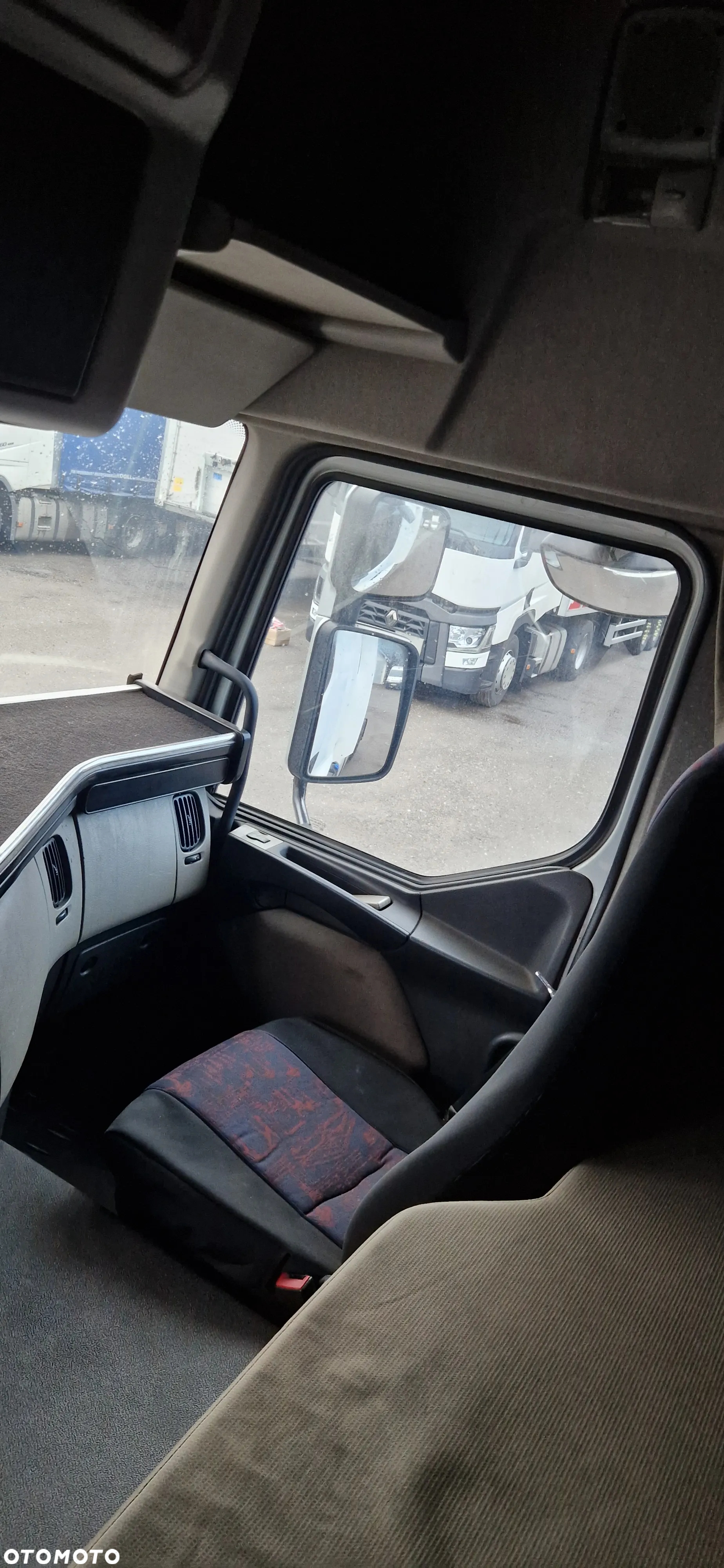 Renault Premium - 7