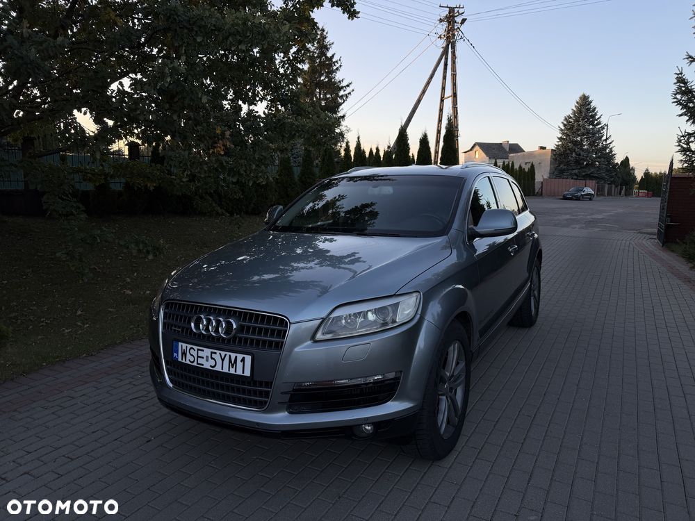 Audi Q7 - 1