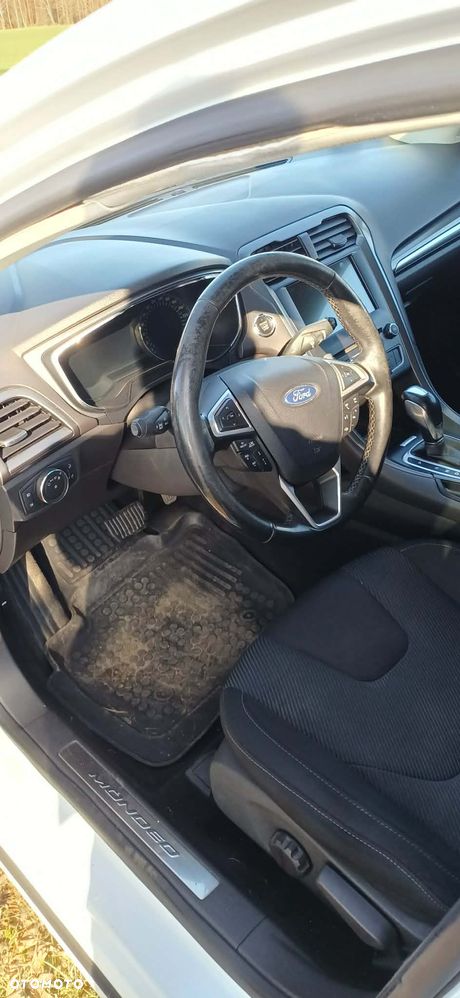 Ford Mondeo 2.0 TDCi Titanium PowerShift - 12