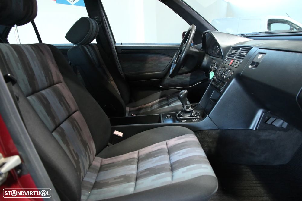 Mercedes-Benz C 180 Elegance - 8