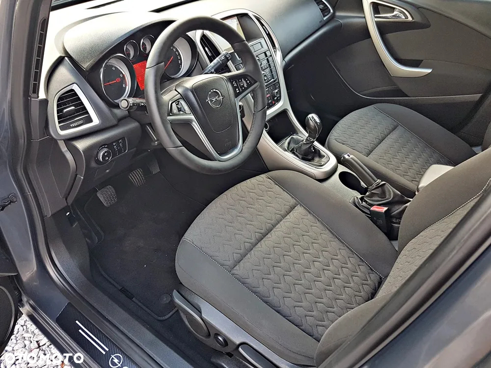 Opel Astra 2.0 CDTI Exklusiv - 13