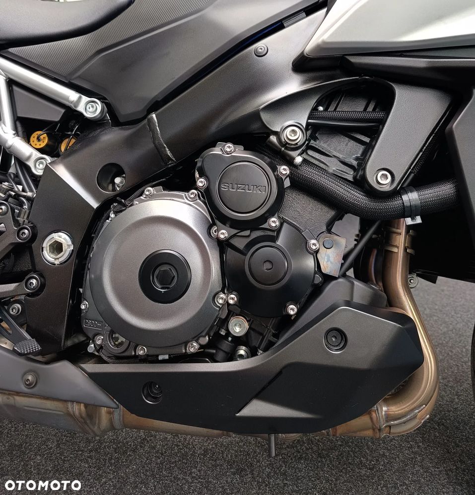 Suzuki GSX 1000 - 5
