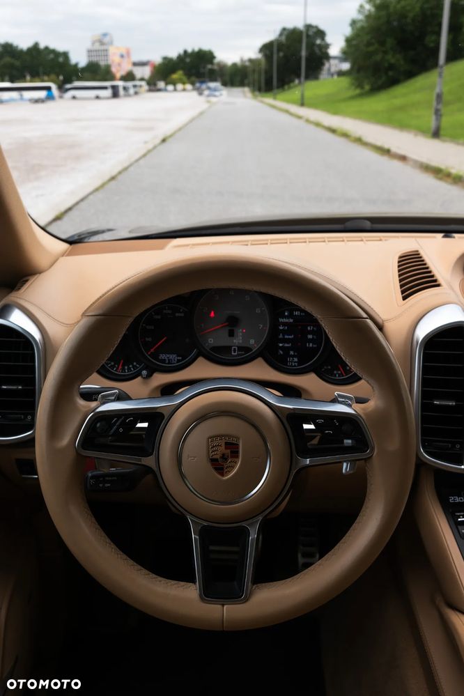 Porsche Cayenne S - 36