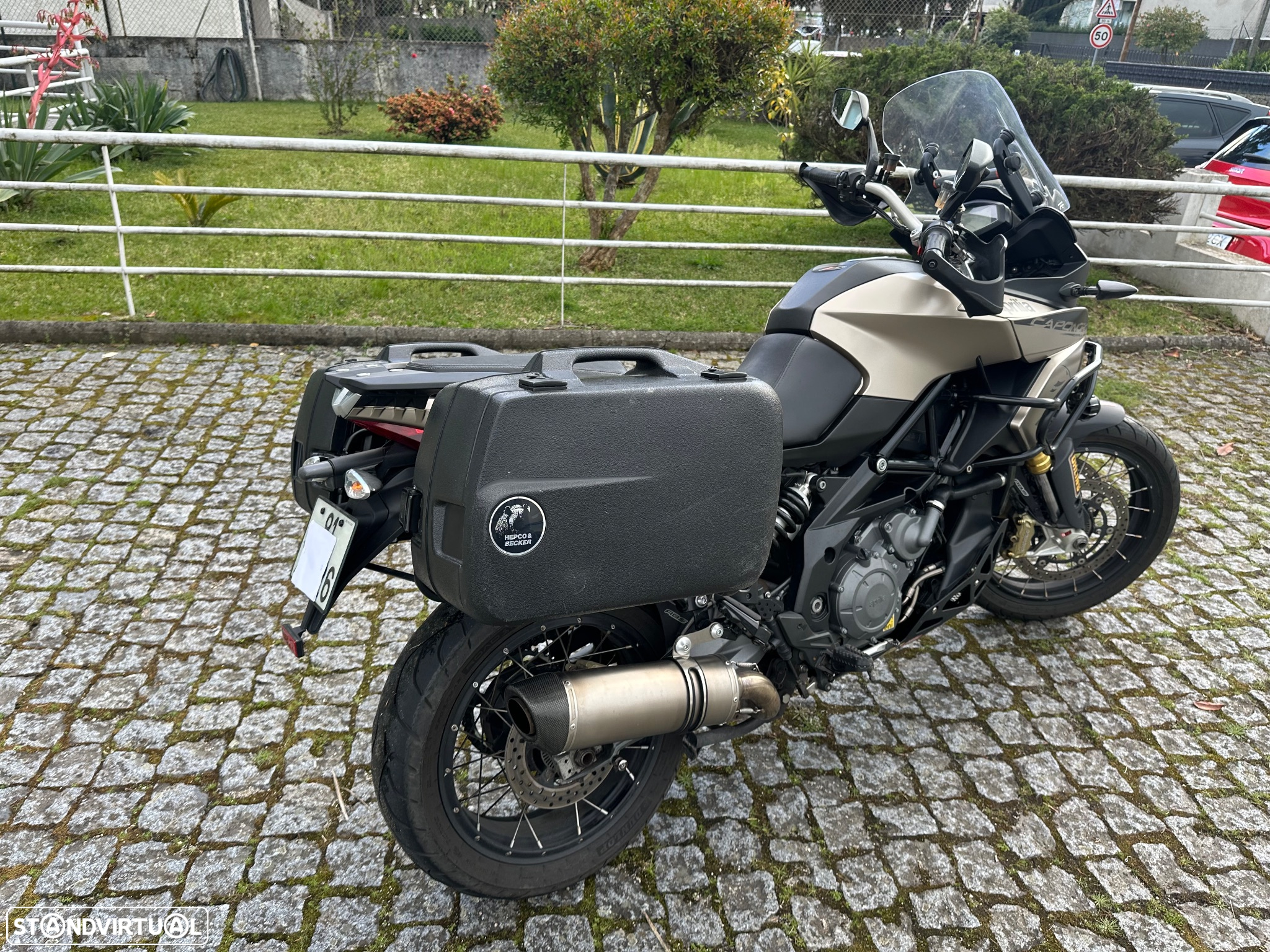 Aprilia Caponord RALLY - 12