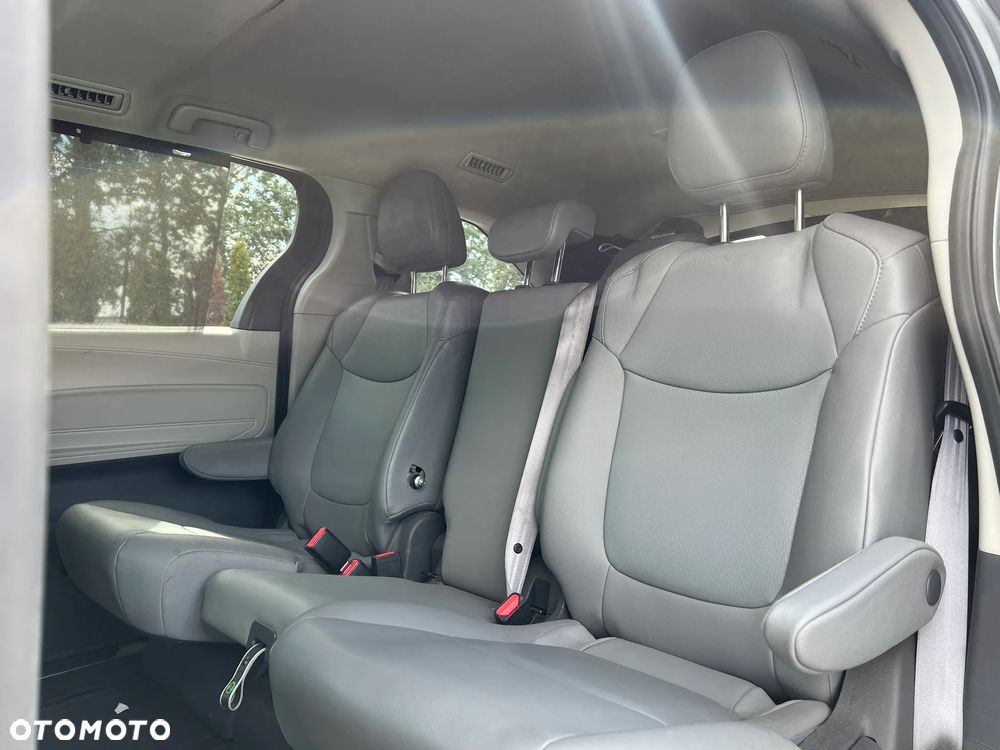 Toyota Sienna - 22