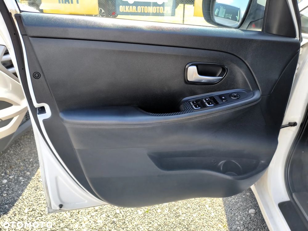 Kia Venga - 18