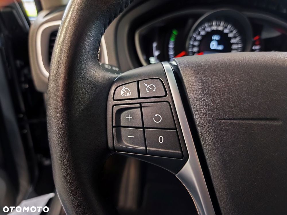 Volvo V40 D2 Drive-E SCR Momentum - 14