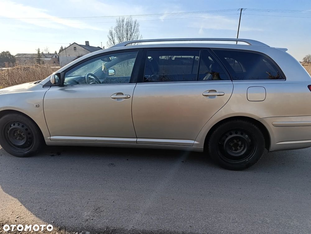 Toyota Avensis 2.0 D-4D Combi - 6