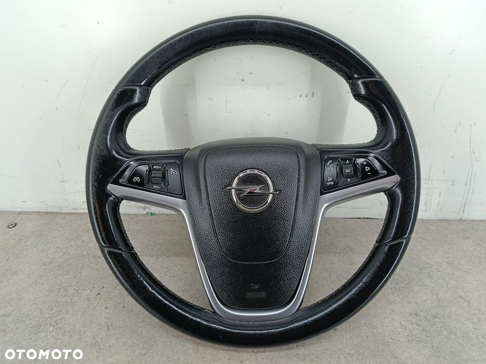 KIEROWNICA Z PODUSZKĄ OPEL MERIVA B 13351021  13300473 GM - 1