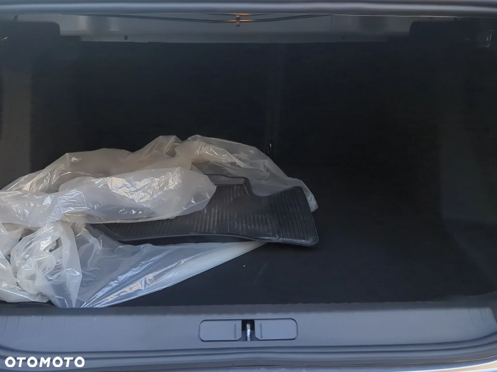 Citroën C4 1.2 PureTech Plus S&S EAT8 - 28