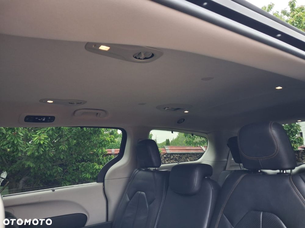 Chrysler Pacifica - 19