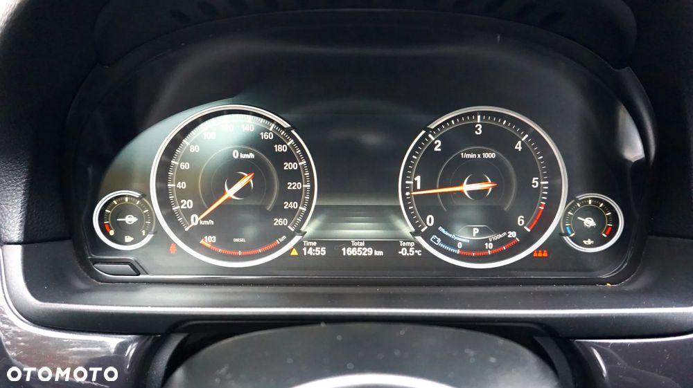 BMW Seria 5 520d xDrive - 26