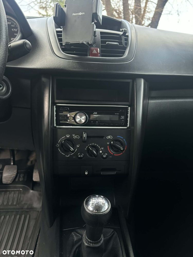 Peugeot 207 1.4 16V Trendy - 8