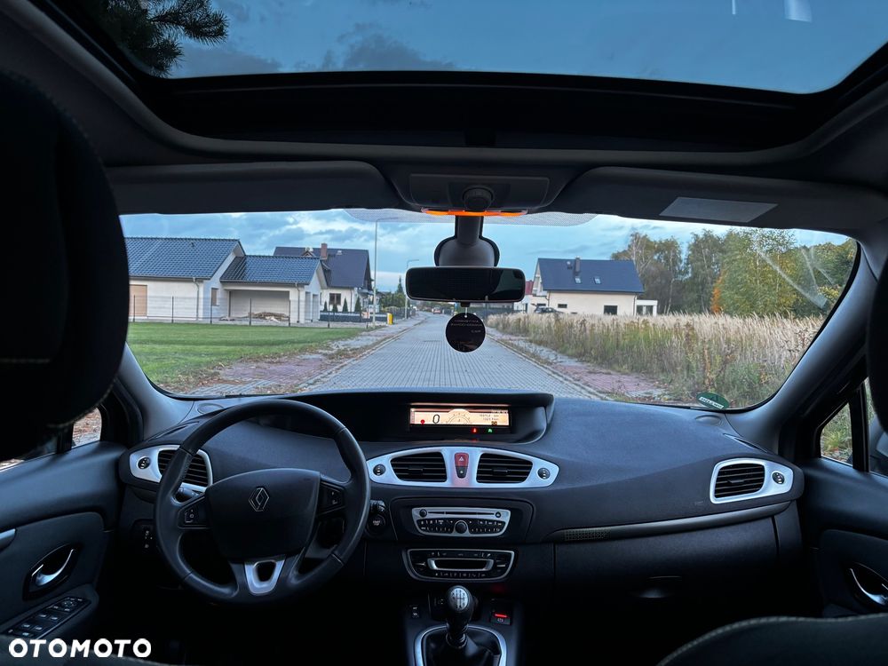 Renault Scenic 1.9 dCi Privilege - 6