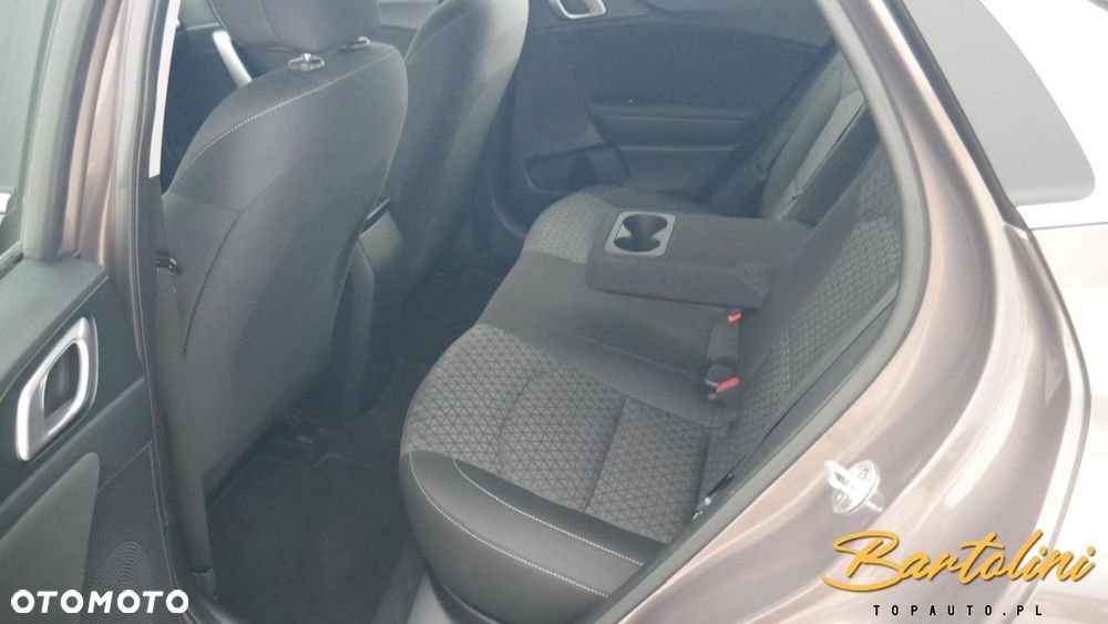 Kia XCeed - 18