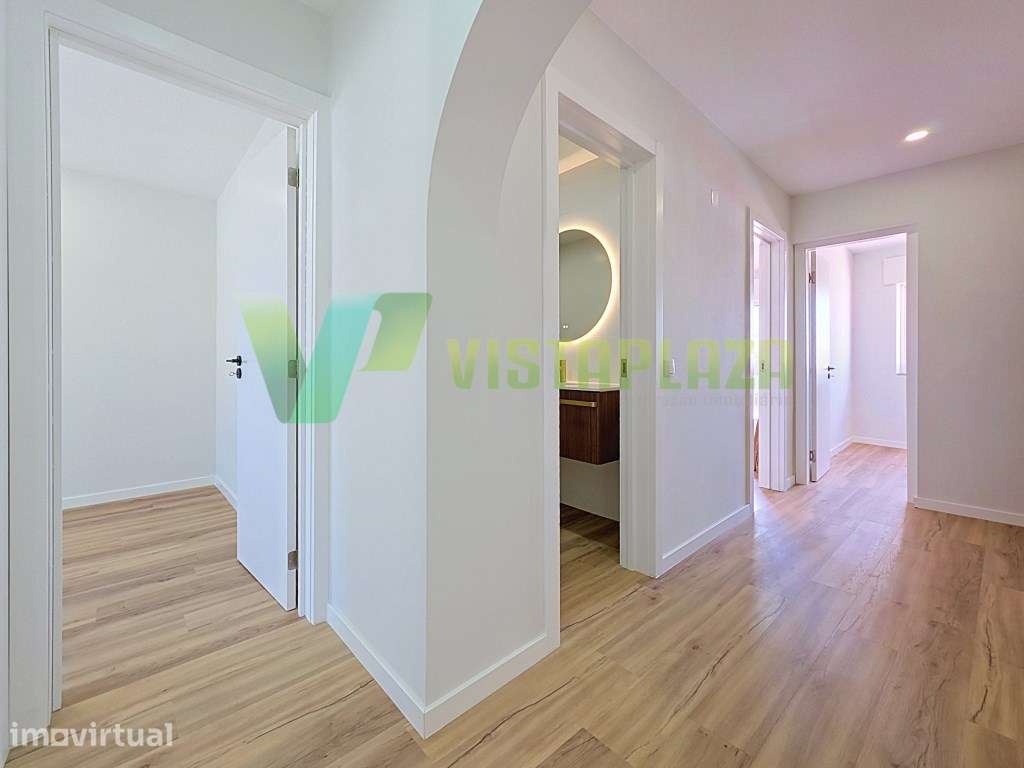 Apartamento T2+1, completamente remodelado no centro de Lagoa - Grande imagem: 5/25
