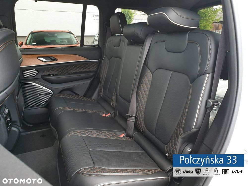 Jeep Grand Cherokee - 30