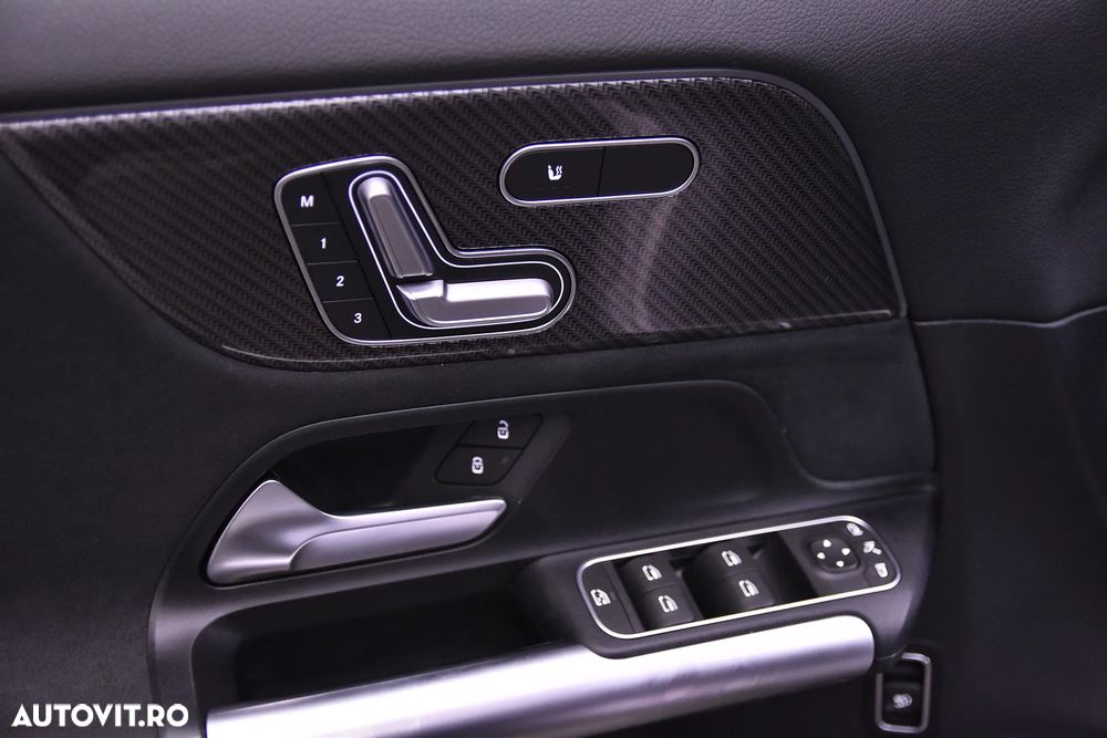 Mercedes-Benz GLA - 14