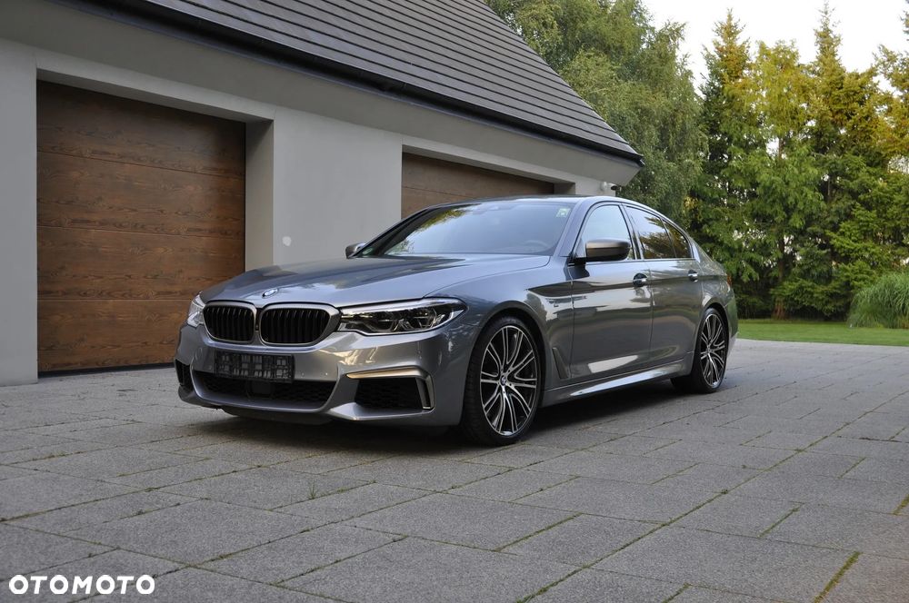 BMW Seria 5 M550i xDrive sport - 16
