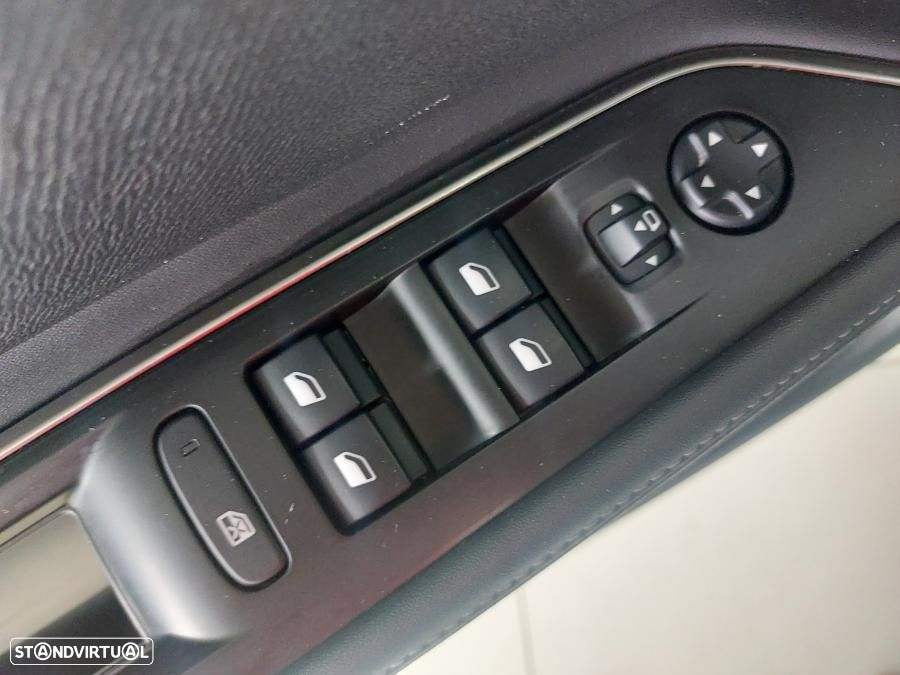 Peugeot 5008 1.5 BlueHDi Allure EAT8 - 36