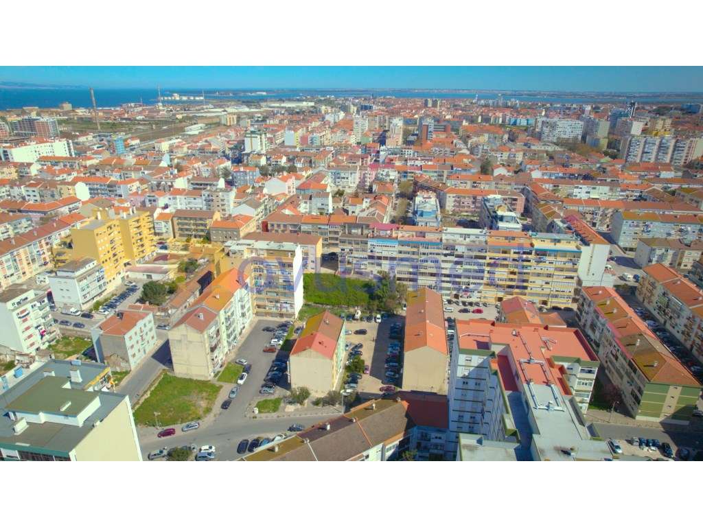 Terreno Urbano com PIP Aprovado para construção de 24 Fogos - Grande imagem: 4/8