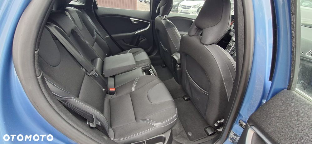 Volvo V40 D2 Momentum - 26