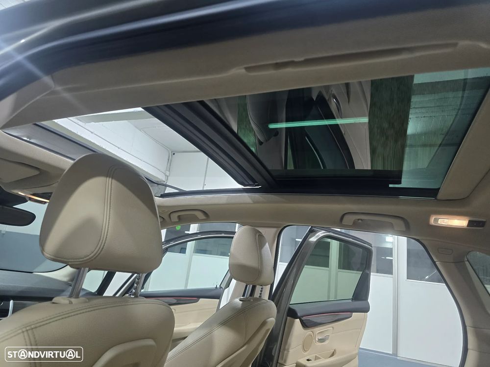 BMW 220 Active Tourer i Aut. Luxury Line - 16