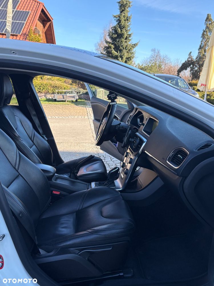 Volvo V40 D3 Geartronic Inscription - 16