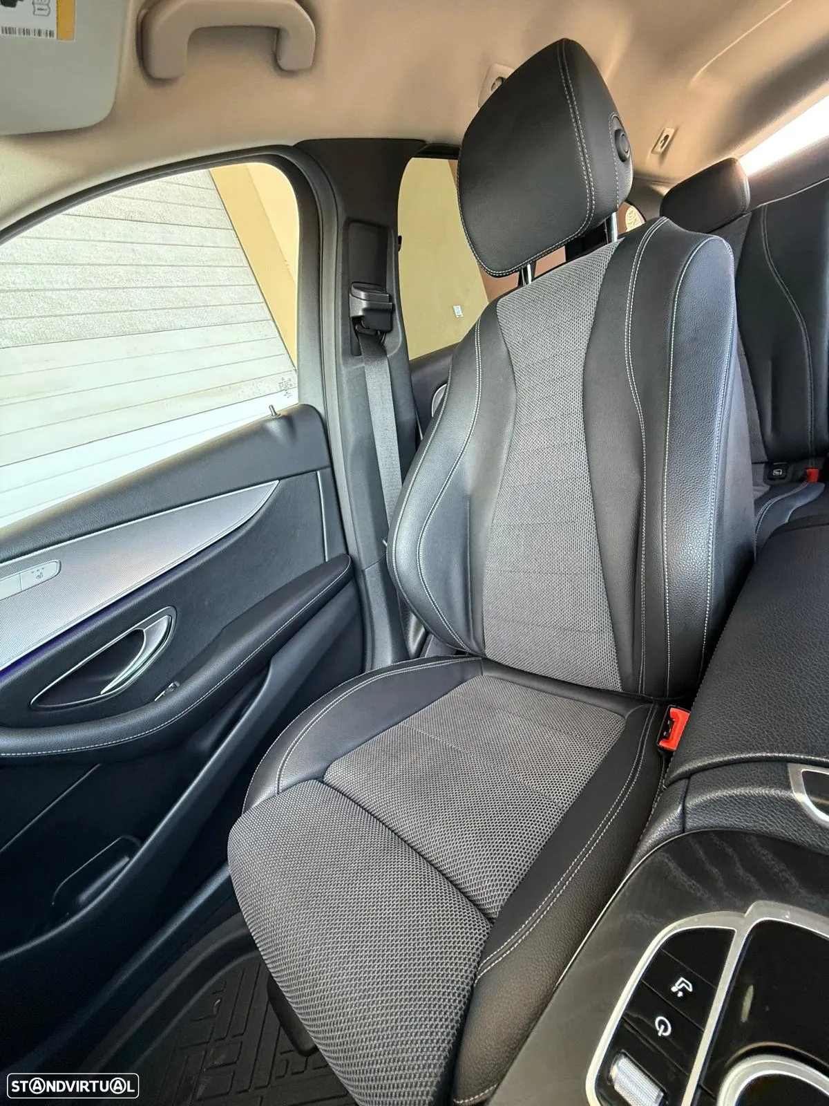 Mercedes-Benz E 200 d Exclusive Line - 31