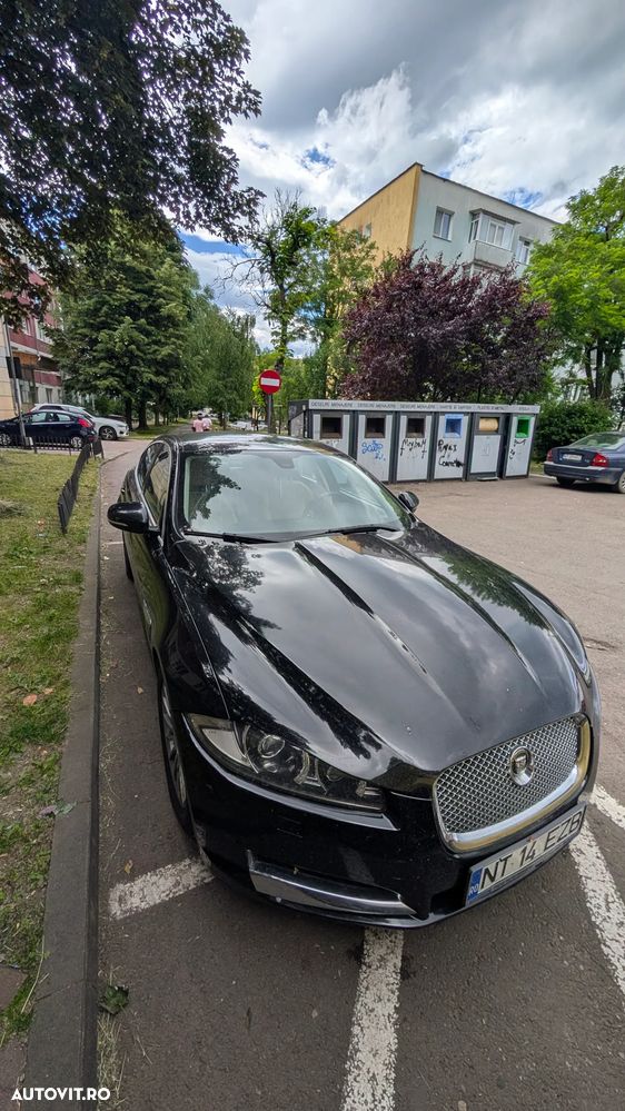Jaguar XF 2.2D Premium Luxury - 1